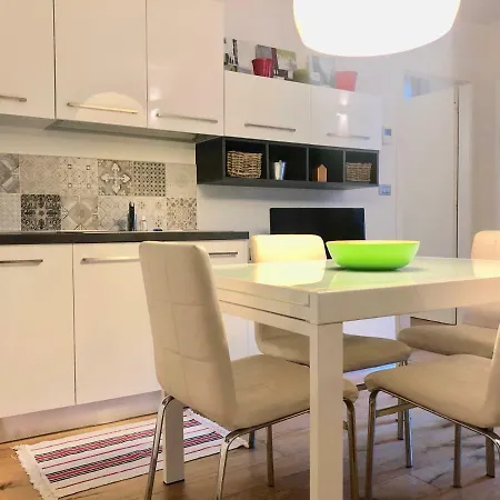 Triestevillas Next To The Main Square, One Block To The Sea, Cool Design Appartement Triëst
