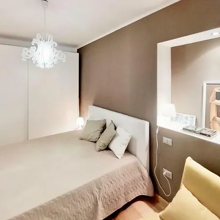Appartement Triestevillas Next To The Main Square, One Block To The Sea, Cool Design Triëst