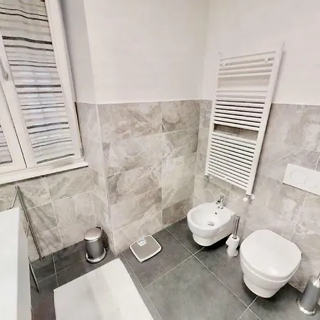 Triestevillas Next To The Main Square, One Block To The Sea, Cool Design Appartement Triëst